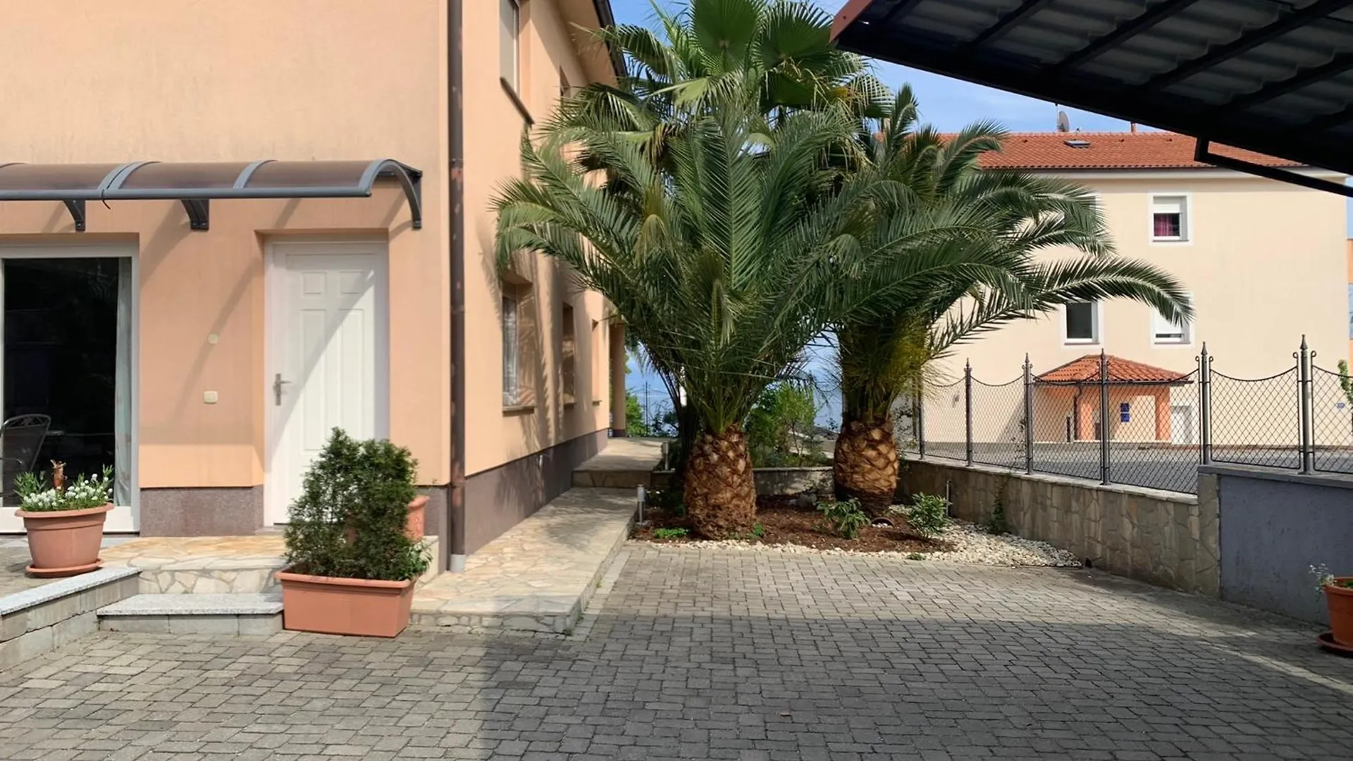 Blue Palm Apartment, Ika-Opatija Apartment